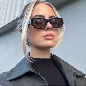 Felix by VEHLA brand new in box. Black